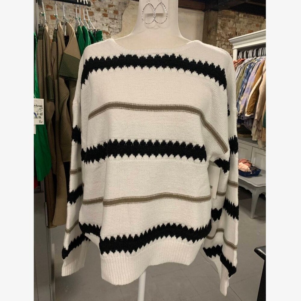 ⚫️Contrast Striped Sweater